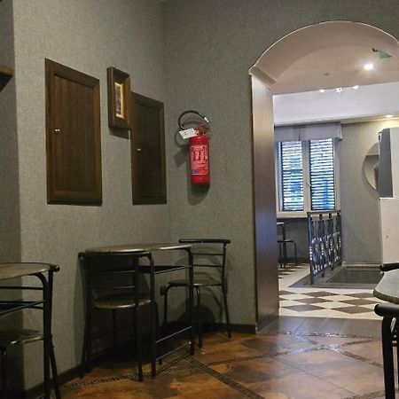 Smart Station Hotel نابولي المظهر الخارجي الصورة