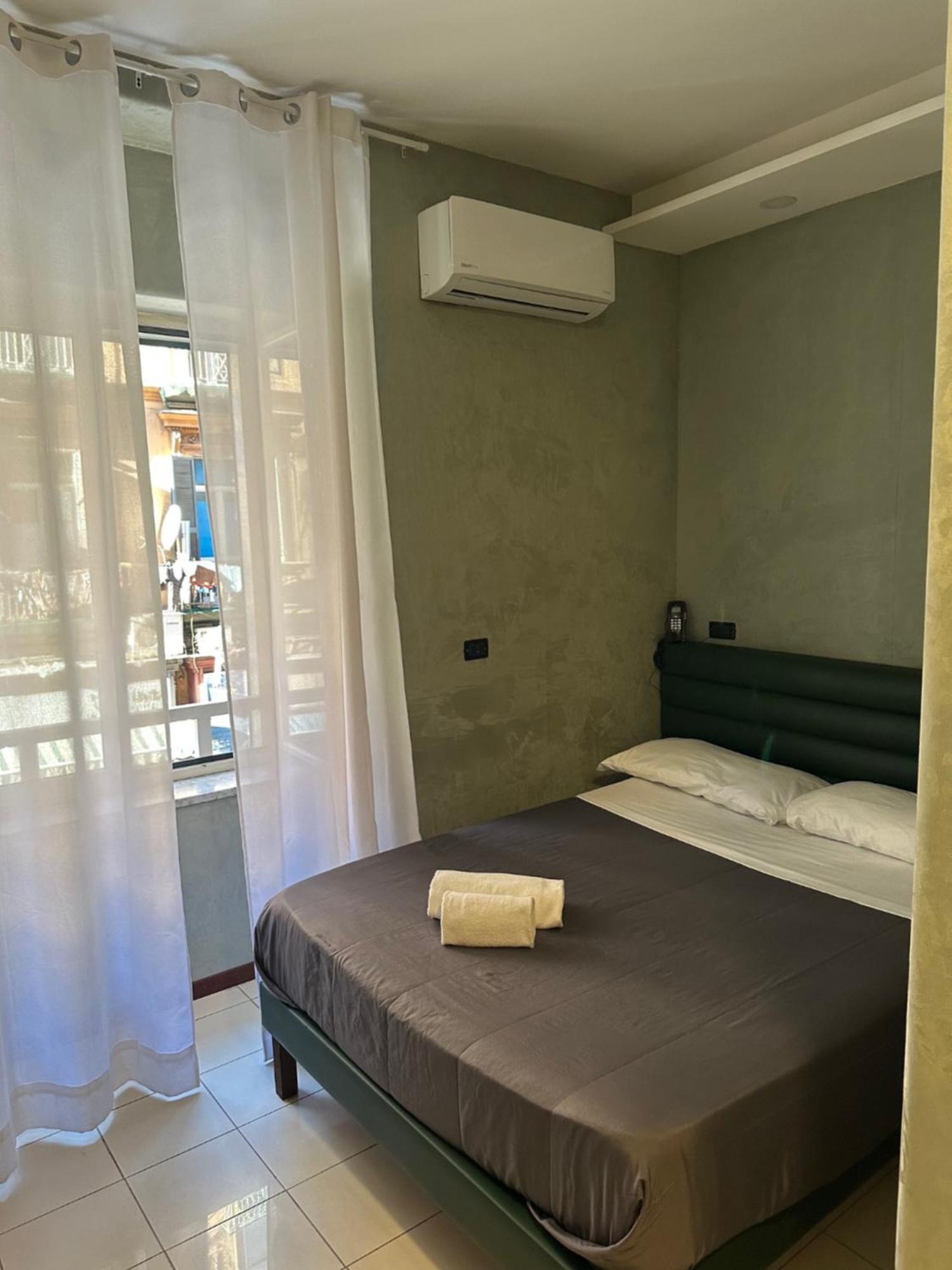 Smart Station Hotel نابولي المظهر الخارجي الصورة
