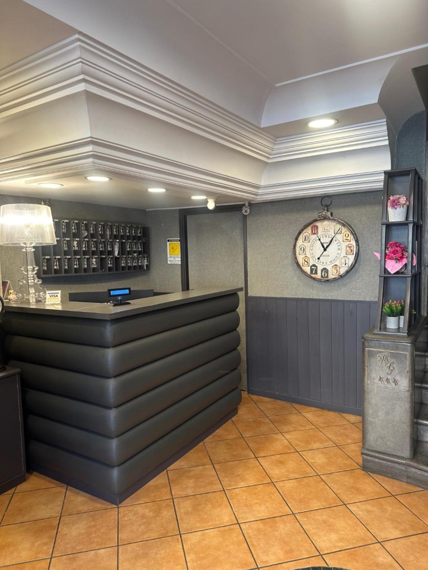 Smart Station Hotel نابولي المظهر الخارجي الصورة
